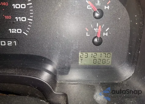 2005 Ford F-150 Stx/Xl/Xlt from USA, damaged, VIN 1FTRX14W05NA70017